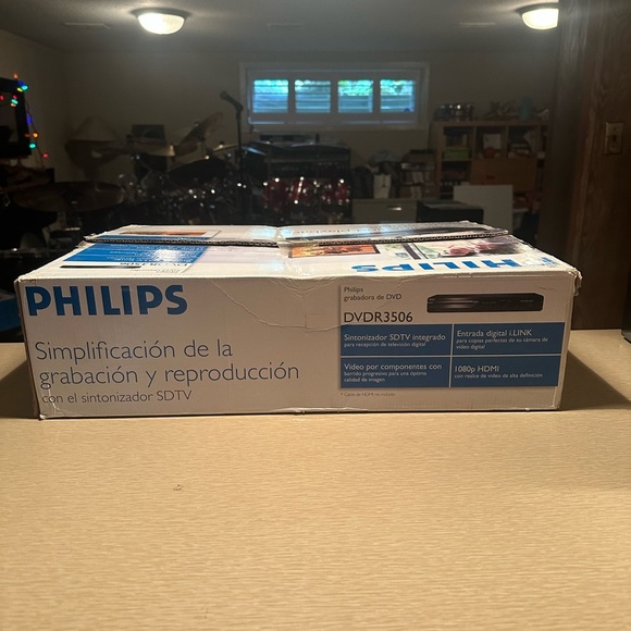 Philips DVD Recorder / Player DVDR3506/37 w/ HDMI Cable And Remote New In Box - Picture 2 of 6
